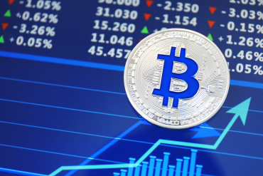 Risk On! Bitcoin Climbs to Three-Week Peak Amid Fed Rate Cut